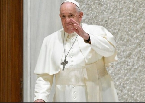 Papa pede desculpa por declaração homofóbica: 'bichice demais'