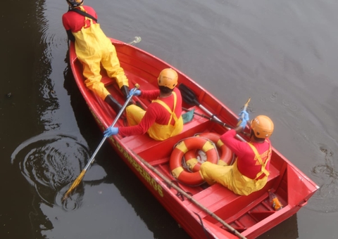 Homem aposta R$ 20 para pular de ponte e some em igarapé de Manaus