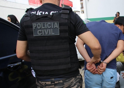 Casal é preso por estuprar filha de 5 anos no Manoa; mãe tinha fetiche em assistir o crime