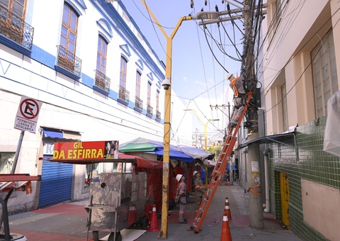 Despoluição já retirou mais de 6,5 toneladas de fios e cabos em Manaus