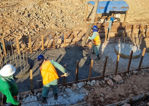 Um ano após acidente, começa construção de ponte na BR-319