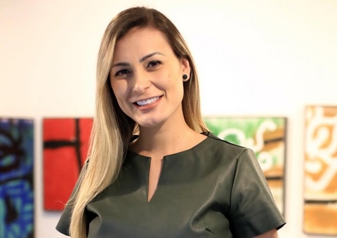 Andressa Urach recebe alta de clínica psiquiátrica e faz 1ª aparição pública