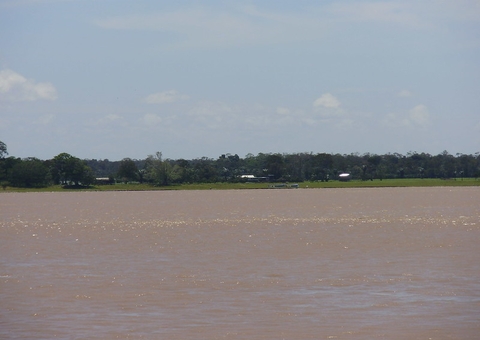 Jovem é resgatado após passar mais de uma hora à deriva no Rio Amazonas
