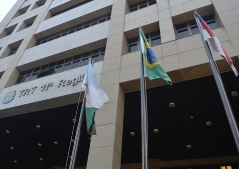 Avaliada em R$ 2 milhões, mansão com marina particular vai a leilão em Manaus