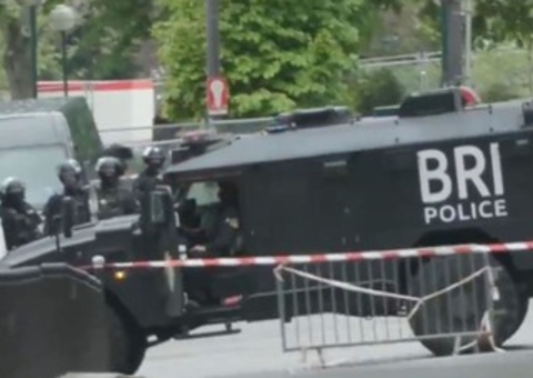 Homem ameaça explodir embaixada do Irã em Paris e é preso