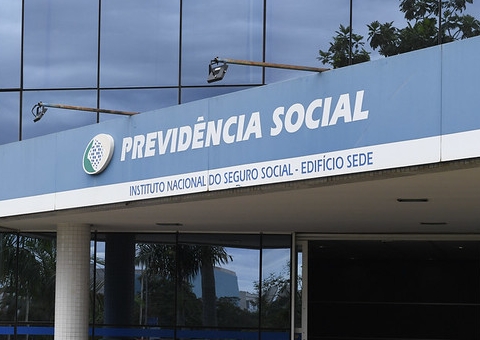 Servidores do INSS entram em greve por tempo indeterminado