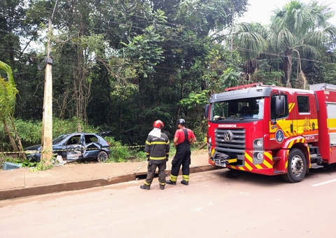 Mulheres ficam feridas após carro cair em cratera na BR-174
