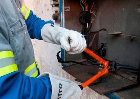 É ilegal aviso de corte de energia no AM por débitos anteriores a 90 dias