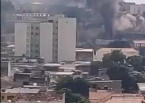 Prédio com 300 moradores pega fogo por causa de carregador de celular