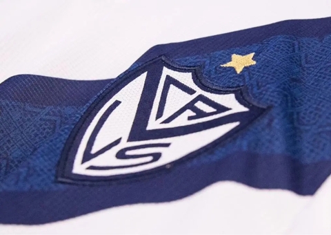 Quatro jogadores do Veléz acusados de abuso sexual contra jornalista são afastados
