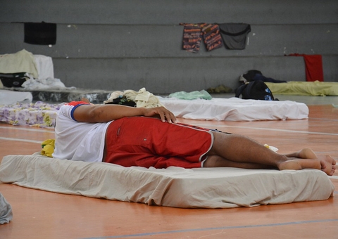 Pessoas em situação de rua em Manaus começam a ser vacinadas contra Covid