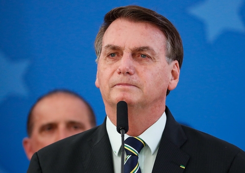 Bolsonaro apresenta melhora, mas segue internado