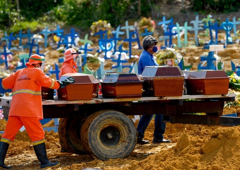 Covid-19: pandemia completa três anos com 699 mil mortes no Brasil