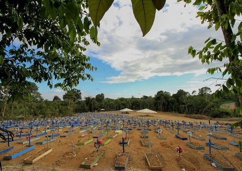 Manaus fez 43 sepultamentos neste sábado