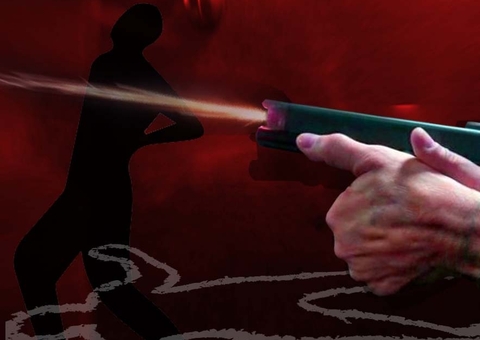 Homem escapa da morte após tiros acertarem em relógio e celular em Manaus