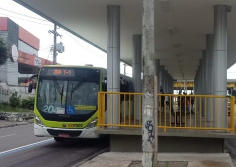 Vereador solicita instalação de rampa de acesso em plataforma de Manaus