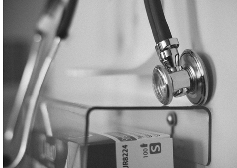 Homem sofre queimaduras após passar creme no ânus para apimentar a relação 