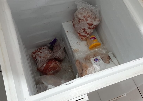 Adaf apreende mais de 100 quilos de produtos vencidos em Manaus