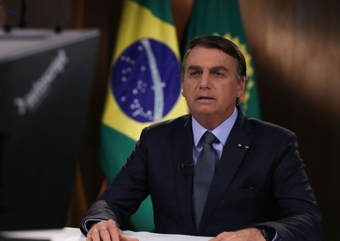 Bolsonaro assina MP para aumentar oferta de oxigênio medicinal no Brasil
