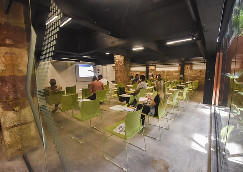 Prefeitura lança programa “English Manaus” com oferta de 2 mil vagas em curso gratuito