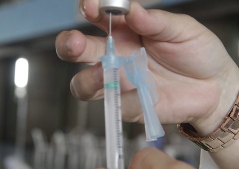 Vacina Astrazeneca apresente 64% de eficácia contra variante indiana