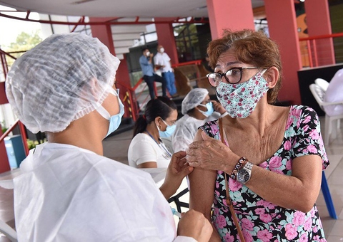 Vacinação de grupo de 50 a 54 anos com comorbidades é antecipada em Manaus