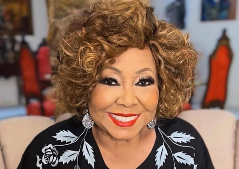 Alcione alega calote e processa dono do 'Bar da Alcione'