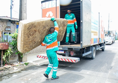 Manaus retoma serviço de coleta agendada para grandes objetos 