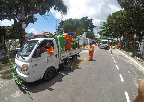 Cemitério de Manaus ganha sinalização para ajudar a encontrar túmulos