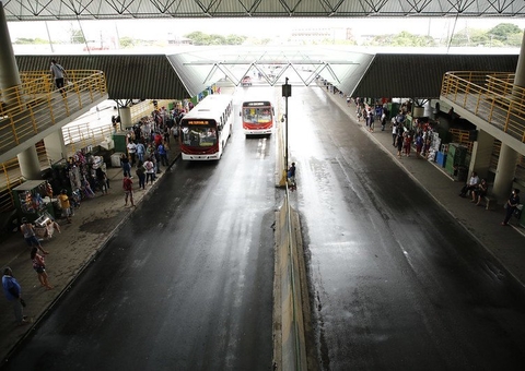 Homem é esfaqueado dentro de terminal de ônibus em Manaus