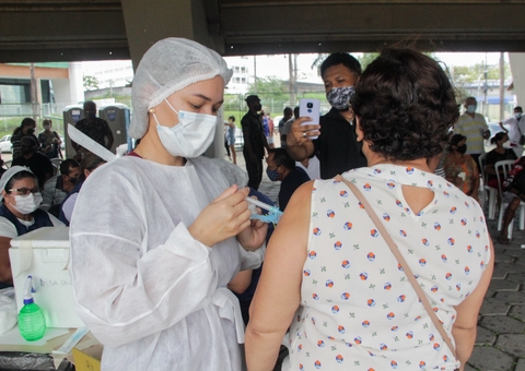Sobras de vacinas contra a Covid são aplicadas em grupos prioritários
