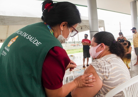 Pessoas de 48 a 51 anos com comorbidades são vacinadas hoje em Manaus