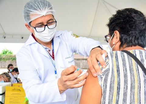 Prefeitura busca pessoas com 2ª dose da vacina de Covid atrasada em Manaus