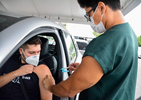 Manaus terá 10 pontos de vacinação contra a Covid-19 no sábado; veja locais