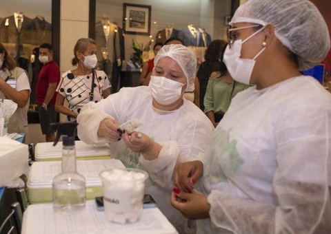 Vacinação contra Covid-19 será retomada nesta terça após feriadão em Manaus