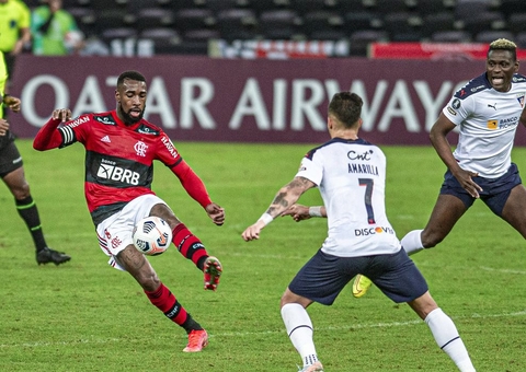 Flamengo arranca empate com LDU e se classifica na Libertadores