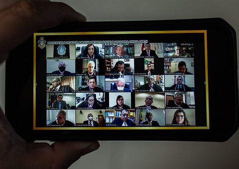 Abraham Filho e Onilza Gerth tomam posse como desembargadores do TJAM