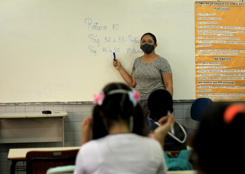 Covid: Mais de 14,3 mil profissionais da educação de Manaus estão com esquema vacinal completo