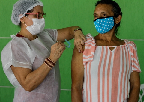 Público de 57 e 56 anos sem comorbidades é vacinado hoje em Manaus