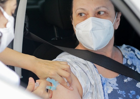 Mais de 15 mil pessoas são vacinadas contra Covid durante feriado em Manaus