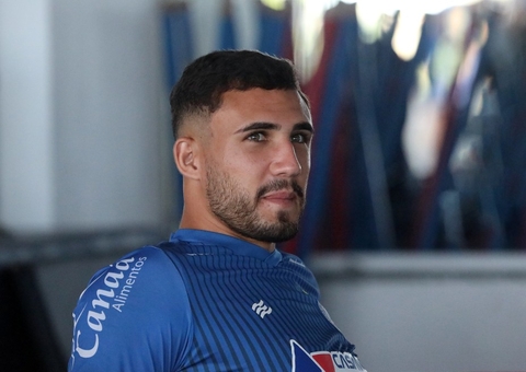 Jogador do Bahia que testou positivo para covid é flagrado em praia 