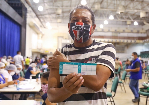 População de Manaus deve ser 100% vacinada até agosto, diz prefeito