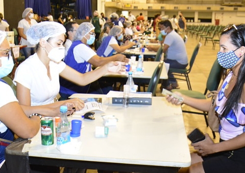 Pessoas de 34 anos já podem se vacinar hoje em Manaus contra Covid-19 