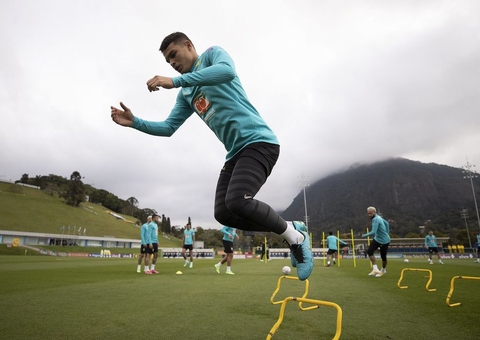 Brasil começa treinos para enfrentar Colômbia na quarta-feira