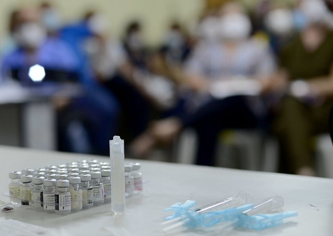 Vacinadores são treinados para manipulação correta do imunizante da Pfizer