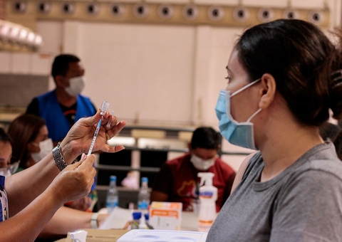 Em apenas 4h, Manaus aplicou 10 mil doses de vacina contra Covid-19