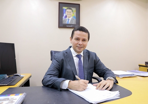 Ivson Coêlho assume cargo de procurador-geral do município