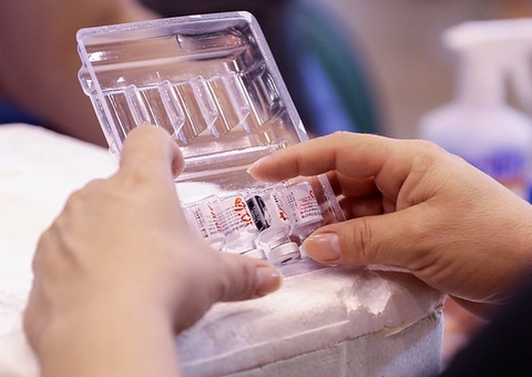 Quase 2 mil pessoas tomaram 3 doses de vacina contra Covid-19