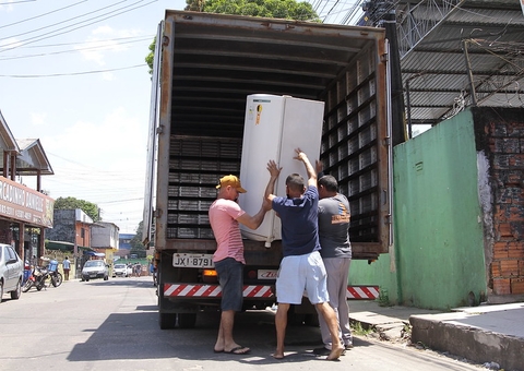 Mais 30 famílias se mudam para o residencial Manauara 2 neste domingo
