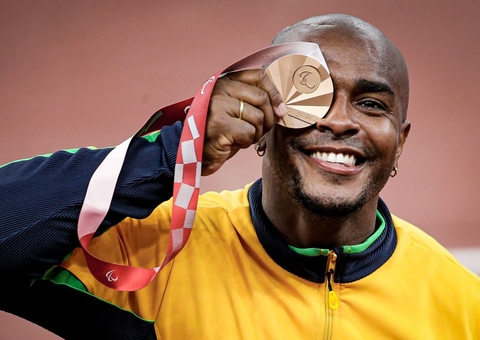 Paralimpíadas: João Victor Teixeira conquista bronze no lançamento de disco